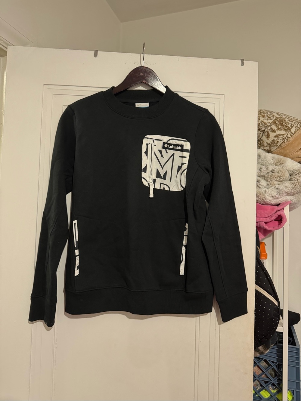 Columbia Black Crewneck Sweatshirt with White Graphic Pocket